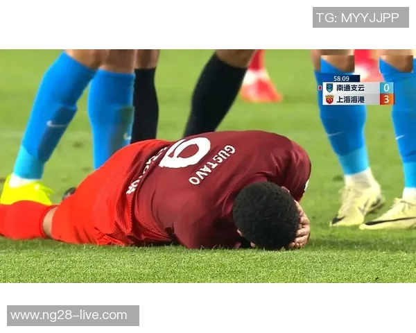 足总杯惊天冷门里昂狂胜波尔图红牌事件引发全场热议