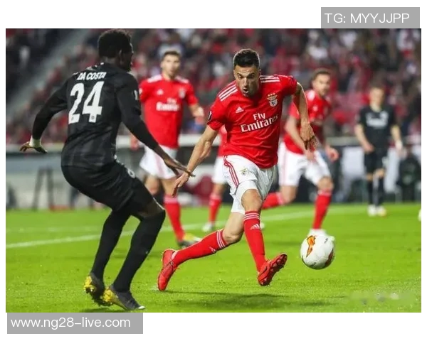 欧冠激战波尔图小胜本菲卡点球大战瞬间点燃全场激情