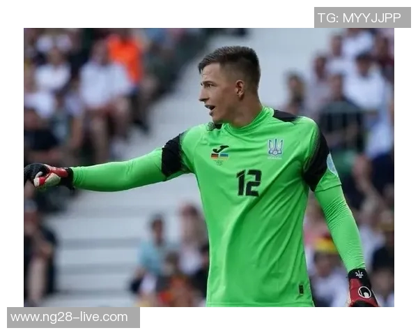 本菲卡3-0国米帽子戏法引发全场热议争议判罚成焦点