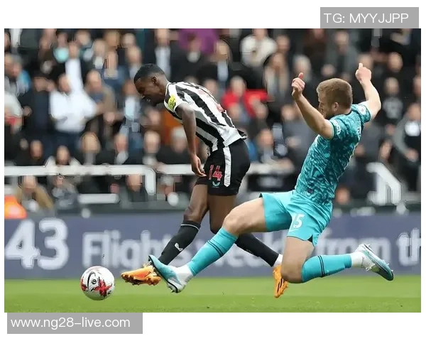 西甲精彩对决本菲卡大胜波尔图帽子戏法引爆全场热情